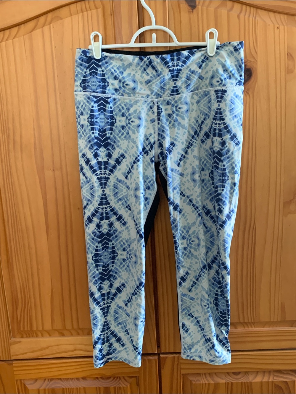 Victory Secret Sport Blue Tie-Dye Print Leggings